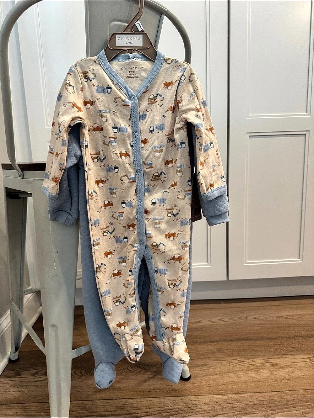 Carter's Footed Animal Print Romper Baby 6/9MLike New